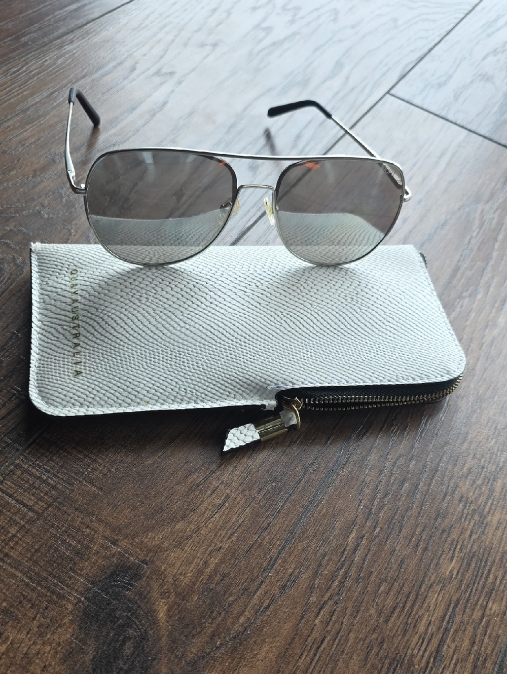 Quay "Living Large" Silver Aviator Sunglasses with White Zip Case
